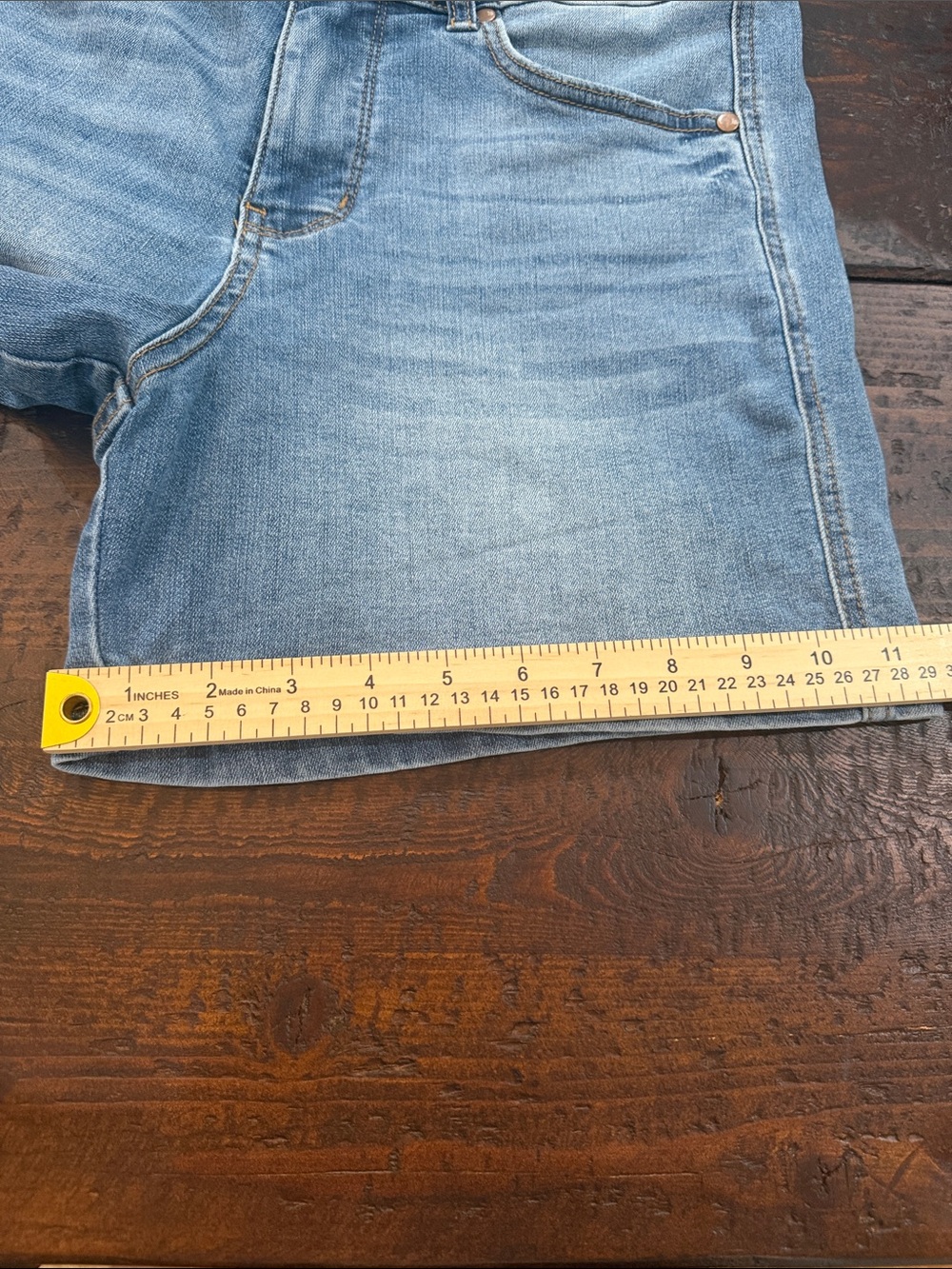 Judy Blue High Rise Sorbtek Denim Shorts Size Large Blue Medium Wash Stretch - Picture 12 of 13
